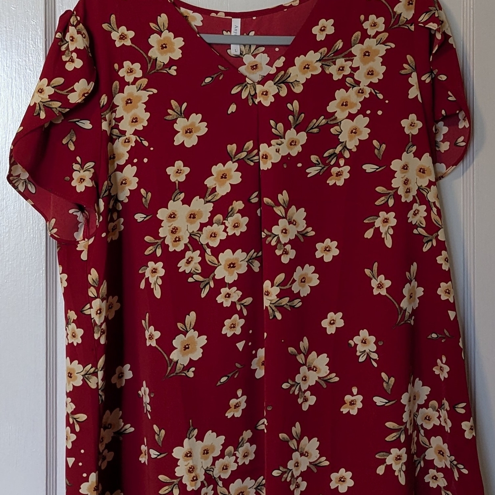 Red Floral Short Sleeve Blouse with Buttoned Style
